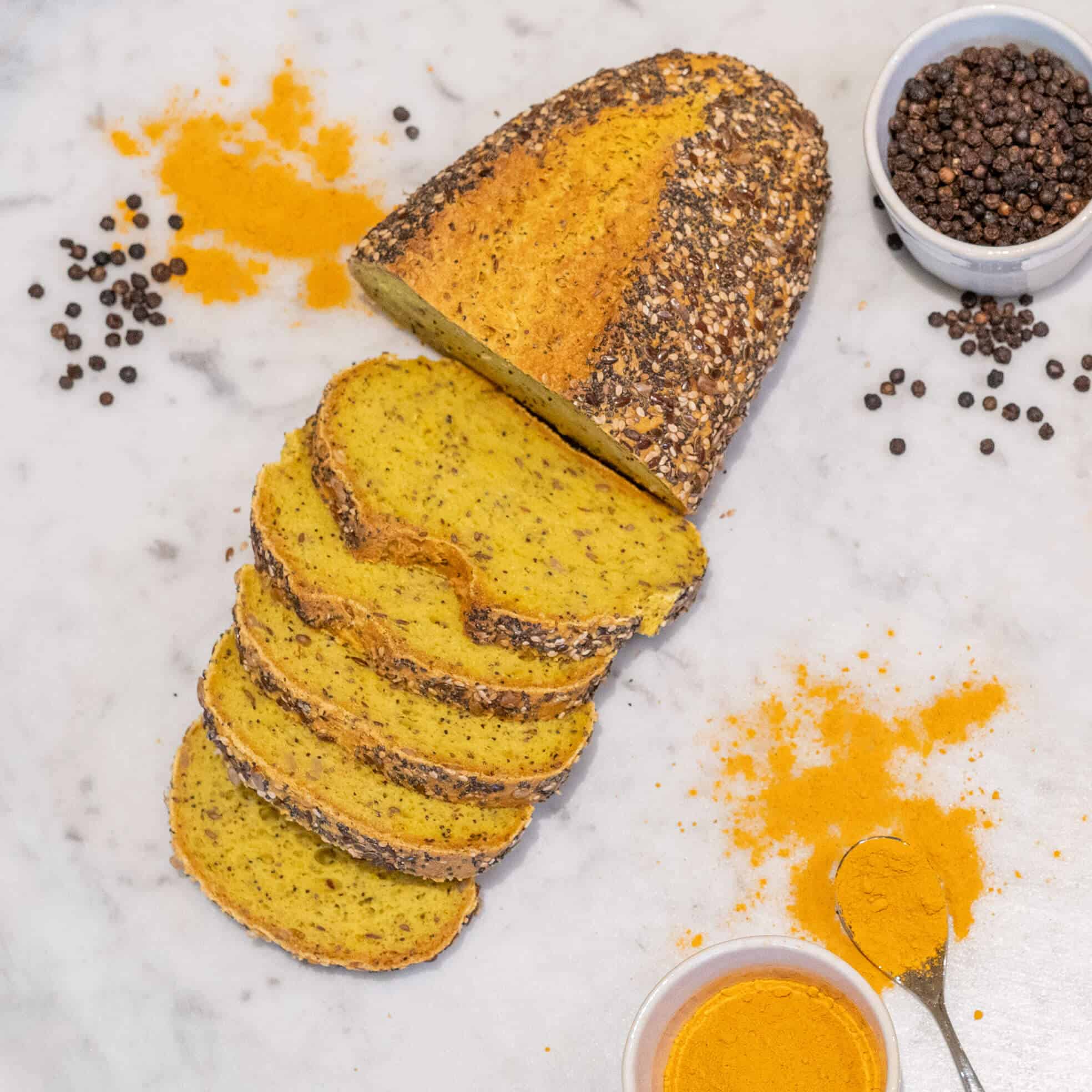 Pan de cúrcuma y pimienta negra ok