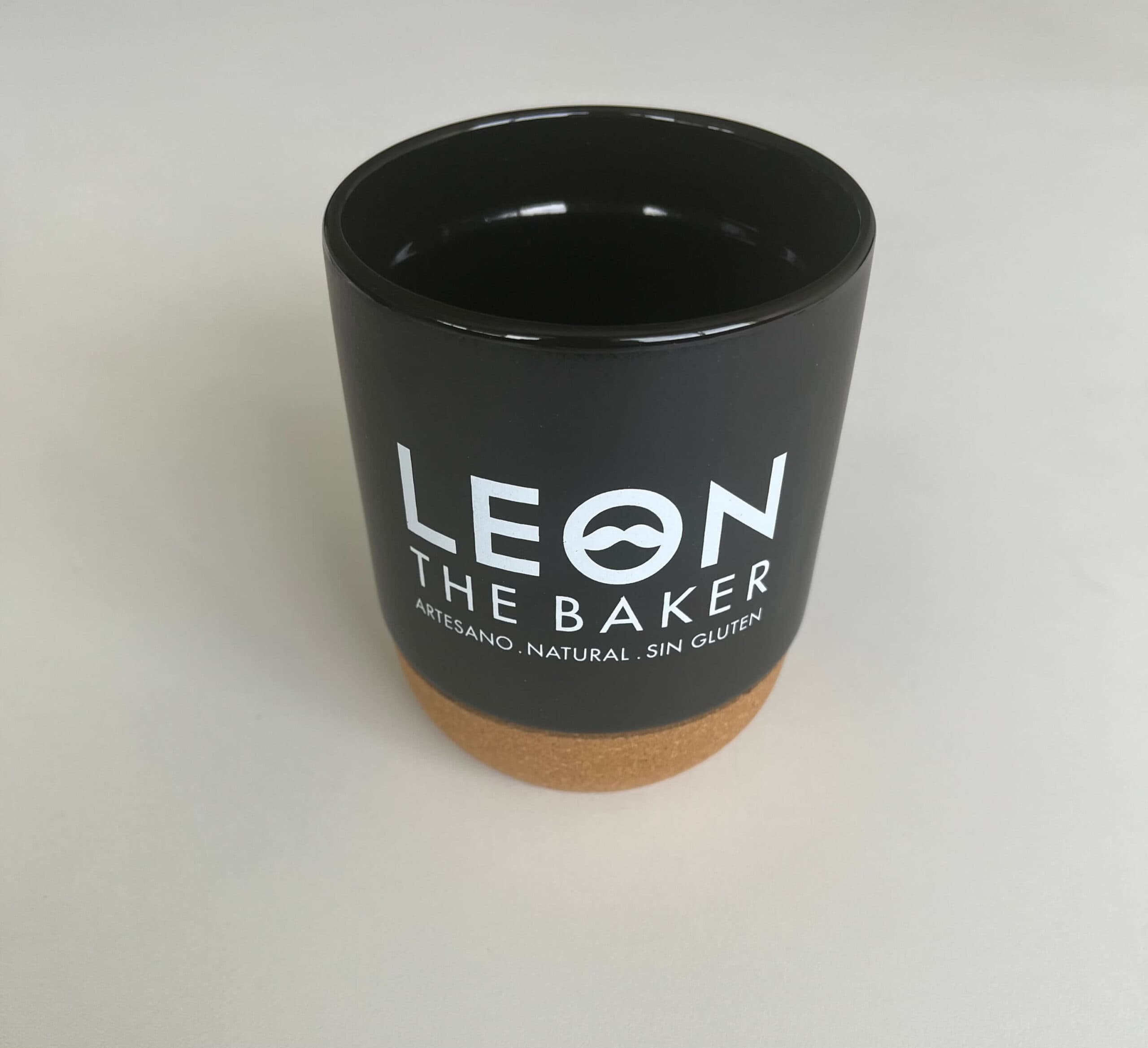 taza leon the baker negra
